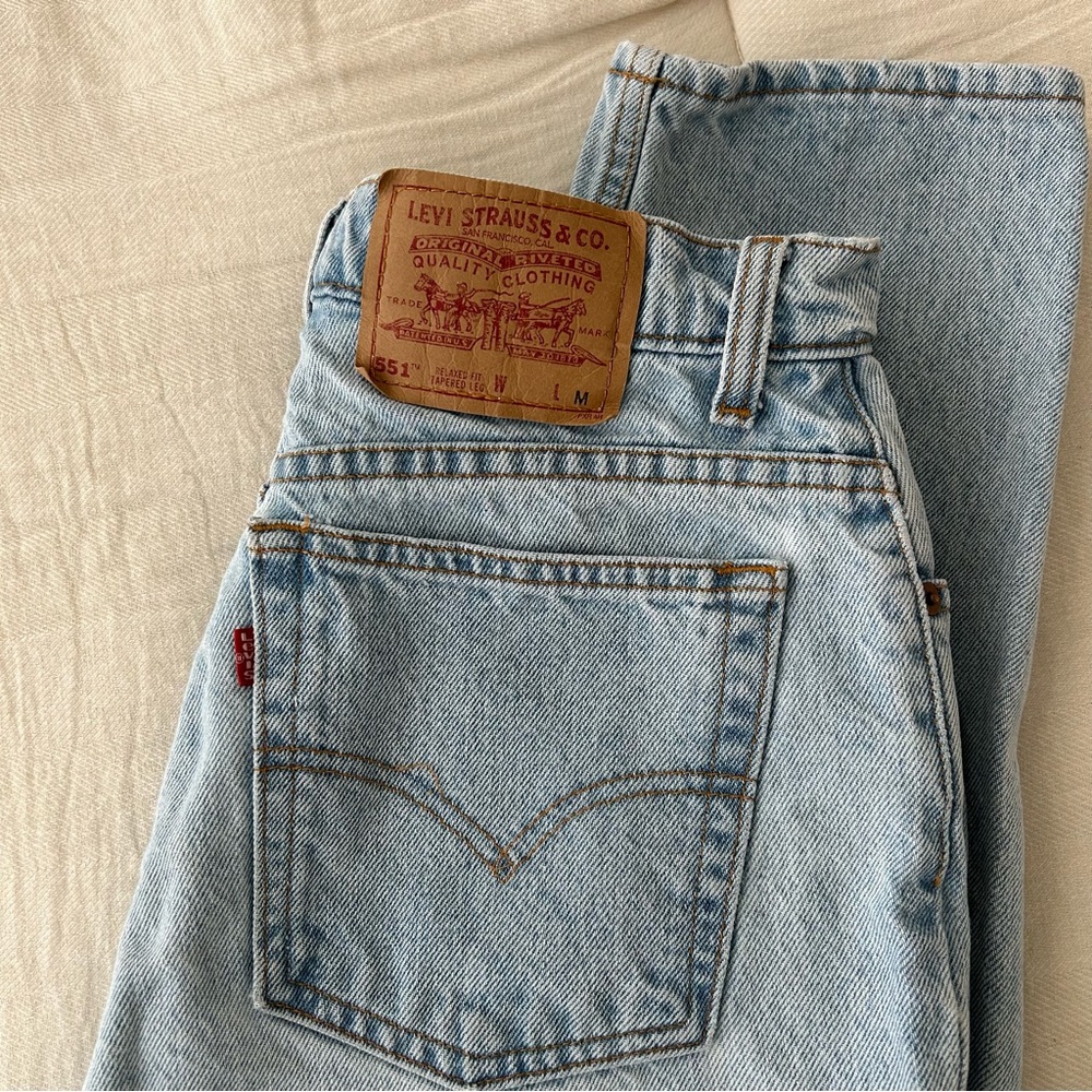 1990s Vintage Levi 551 Womens Relaxed Fit Tapered Leg Jeans